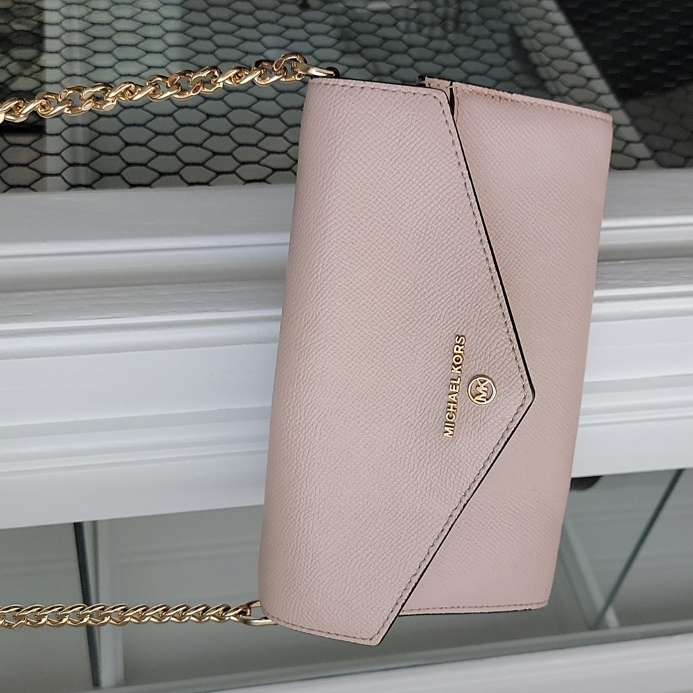 Michael Kors Jet Set Charm Large Envelope Phone Xbody - Gently used